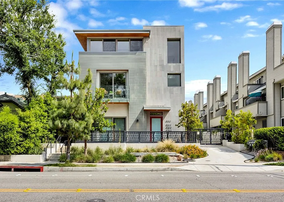 941 E California Blvd #1