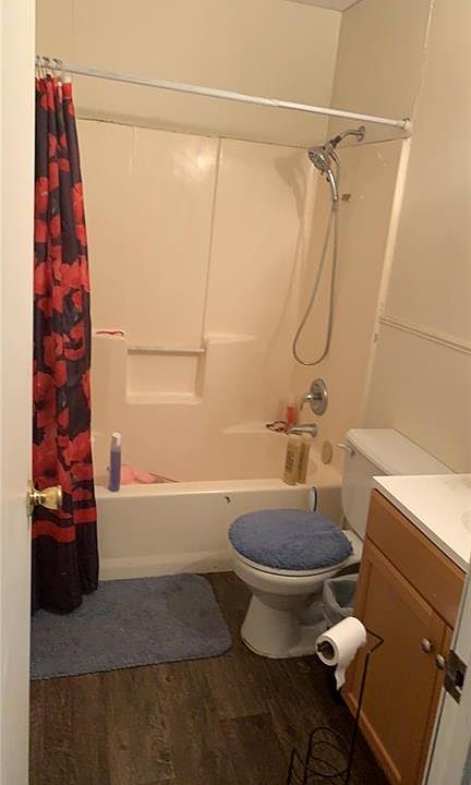 2nd image of 407 W 7th St