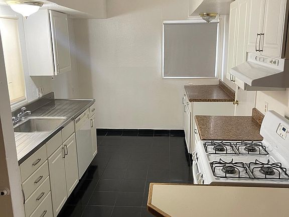3rd image of 5621 Georgia Dr