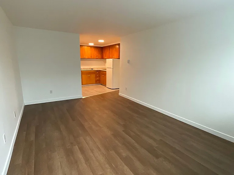 420 E Harrison St #3 — Photo 4