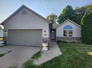 2588 Prairie Dr, Adrian, MI 49221