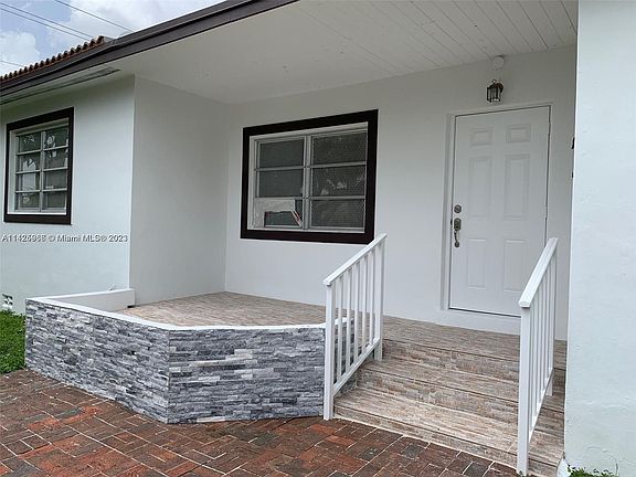 4th image of 580 Lee Dr