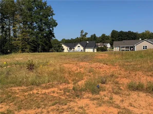 9 Long Leaf Ln, Opelika, AL 36804