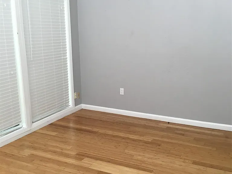 404 Hawthorne St #1 — Photo 9