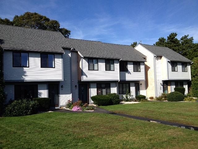 1st image of 131 Crescent Lane #131