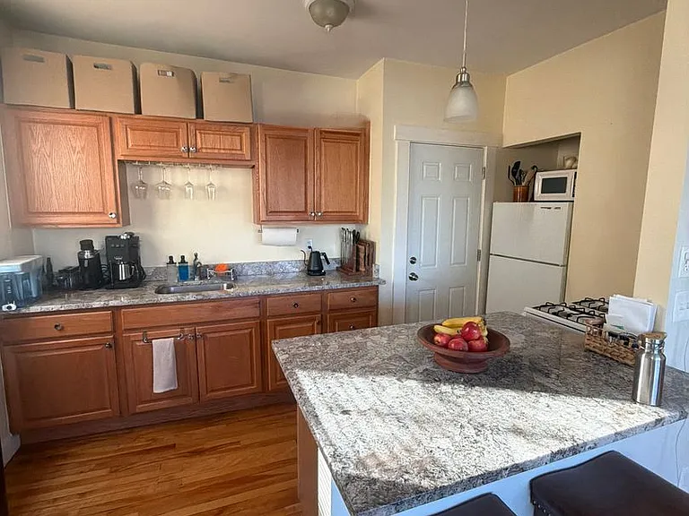 4-7 Sherborn Court 463-475 Broadway — Photo 18