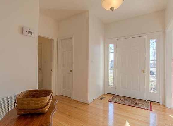 4th image of 3950 Olde Links Ct