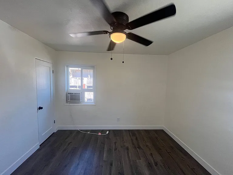 406 Niles Ave — Photo 16