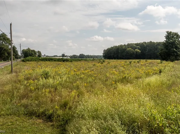 33 Griffith Rd, Ravenna, OH 44266