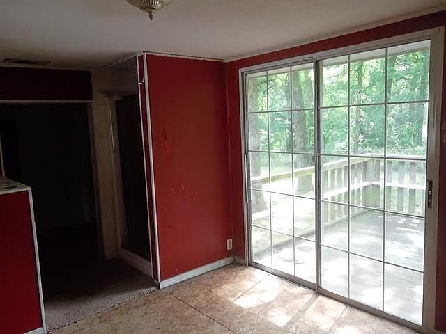 1st image of 142 Forest Ln