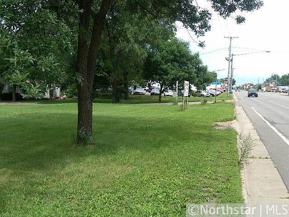 3rd image of 529 1st Ave W
