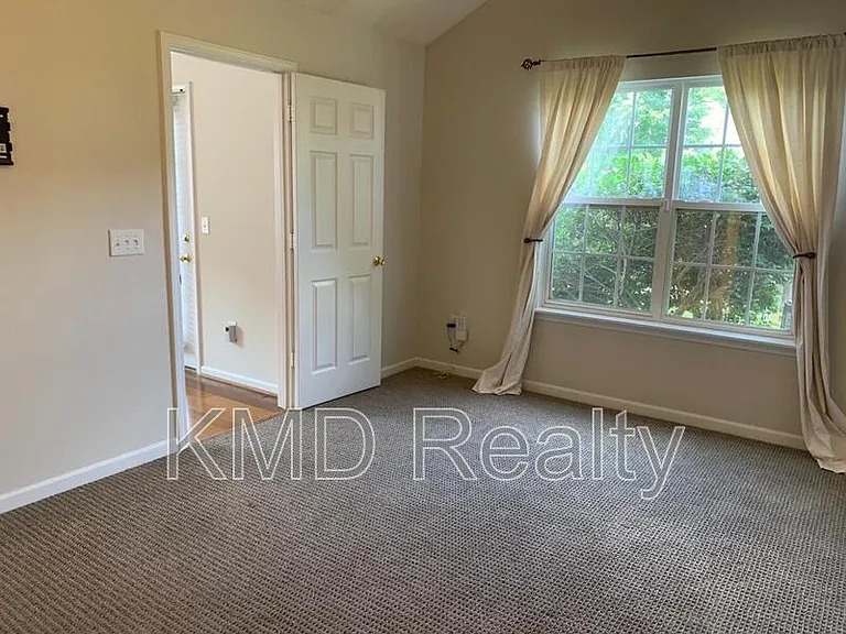 9731 Elizabeth Townes Ln — Photo 14