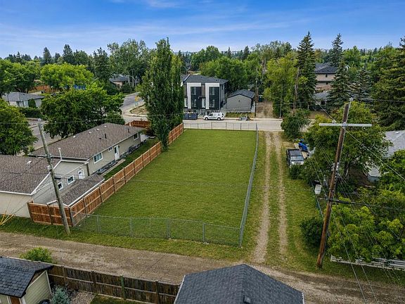 2nd image of 2624 Granville St SW