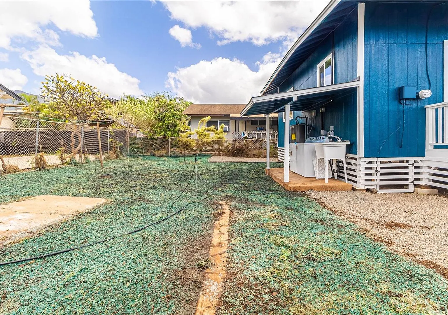 Renovated Coastal Home Across from the Beach Maili, Oahu — Photo 2