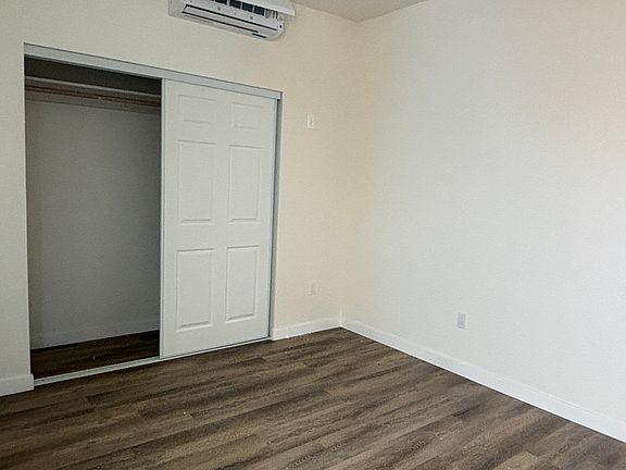 3rd image of 1463 3/4 E 109th St