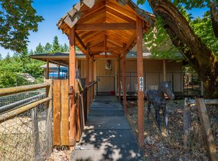 642 Wards Creek Rd, Rogue River, OR 97537