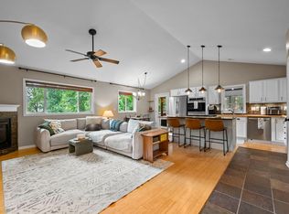 3067 Alexander Ln, Mound, MN 55364