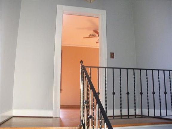 3rd image of 4720 Prytania St