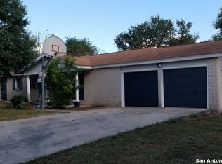 519 Williamsburg Rd, Devine, TX 78016