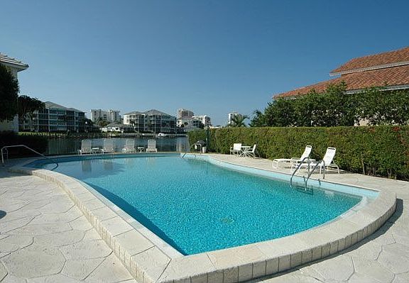 Great view @ pool too!