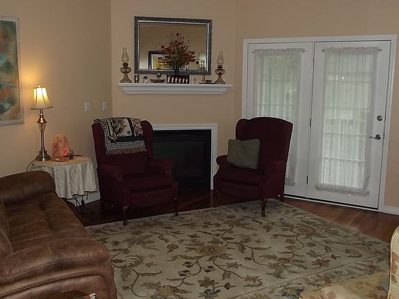 5th image of 10403 Pine Glen Cir