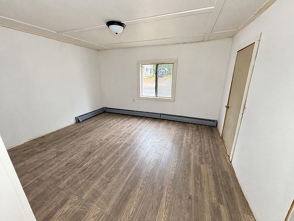 3rd image of 165 Middle Street