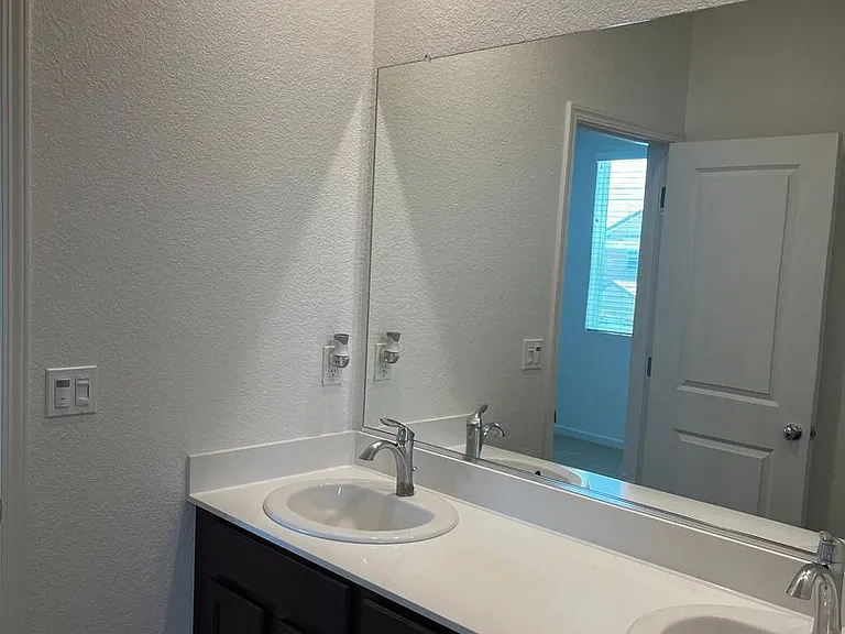 1614 Lion St — Photo 19