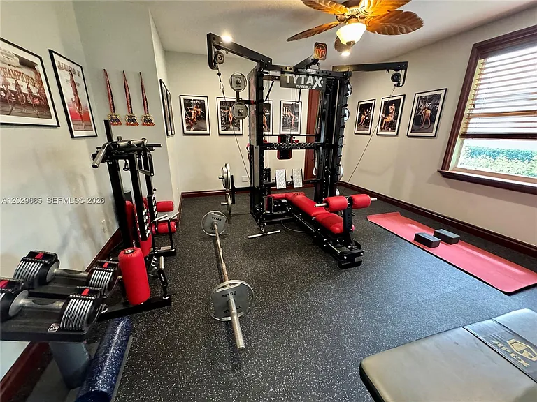 10445 Canterbury Ct — Photo 42
