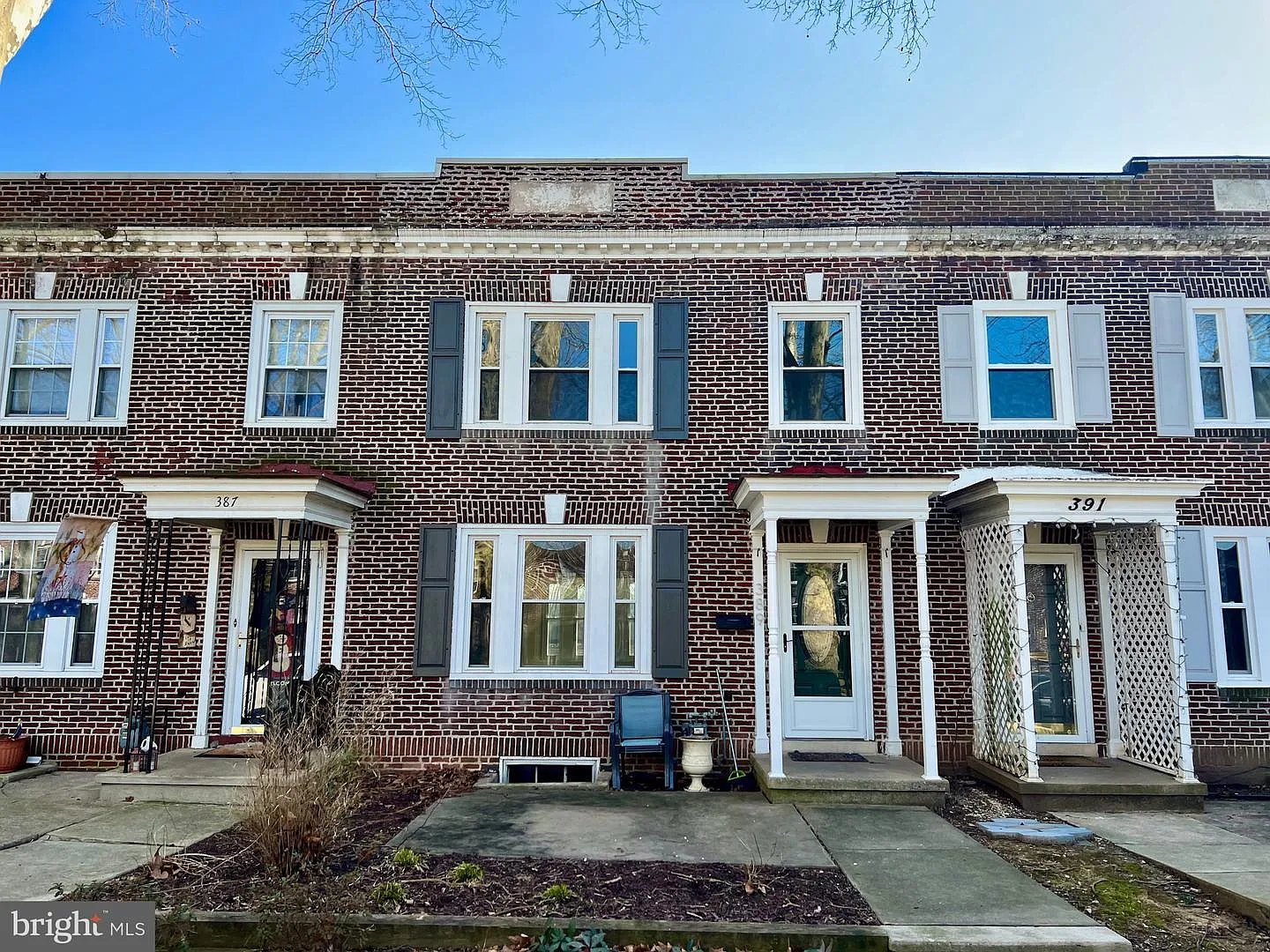 389 Sunset Rd photo 1