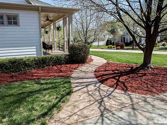3rd image of 2612 Penfold Ln