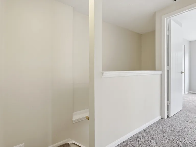 57 Shrewsbury Ct — Photo 15
