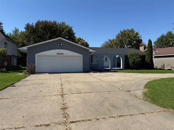 37625 Ryan Rd, Sterling Heights, MI 48310