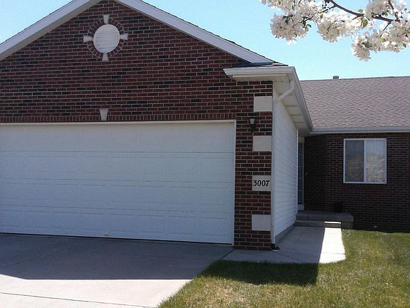 2nd image of 3007 Gallinas Dr