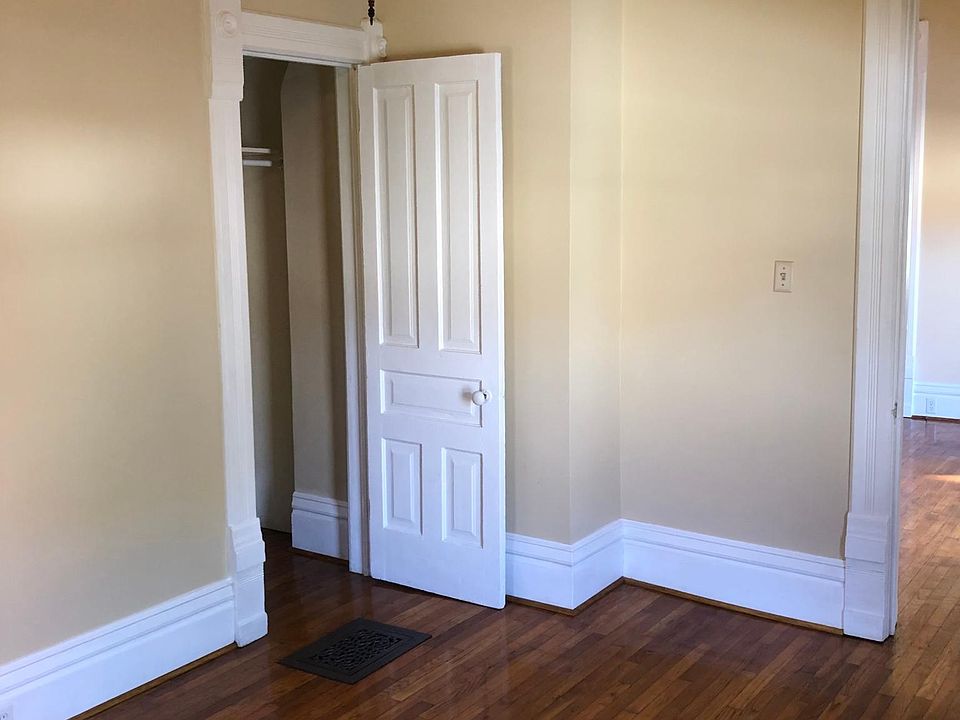 1st image of 117 E Elm St #A