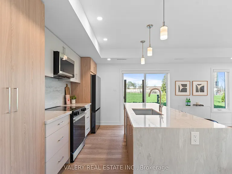 15 Acorn Ave #5 — Photo 15