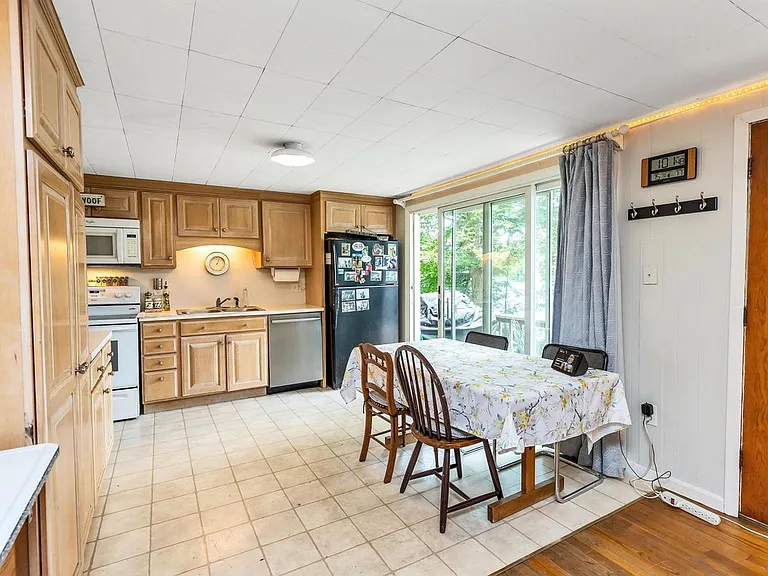 16 Clark Ave — Photo 16