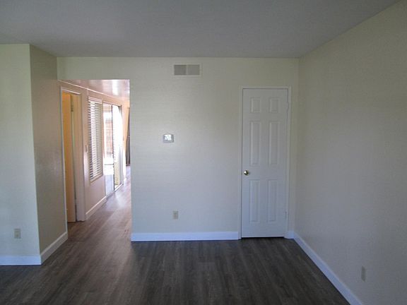 4th image of 283 Knox St #3