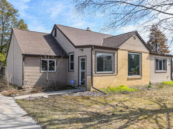 4754 North 104th STREET, Wauwatosa, WI 53225