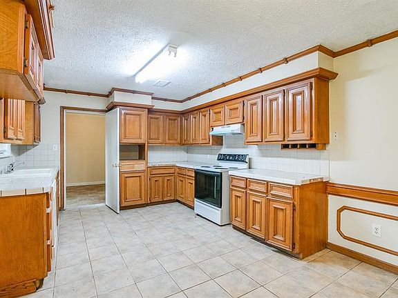 2nd image of 6106 Moss Oaks Dr