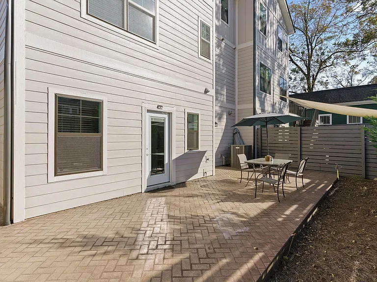 105B McCall St — Photo 24