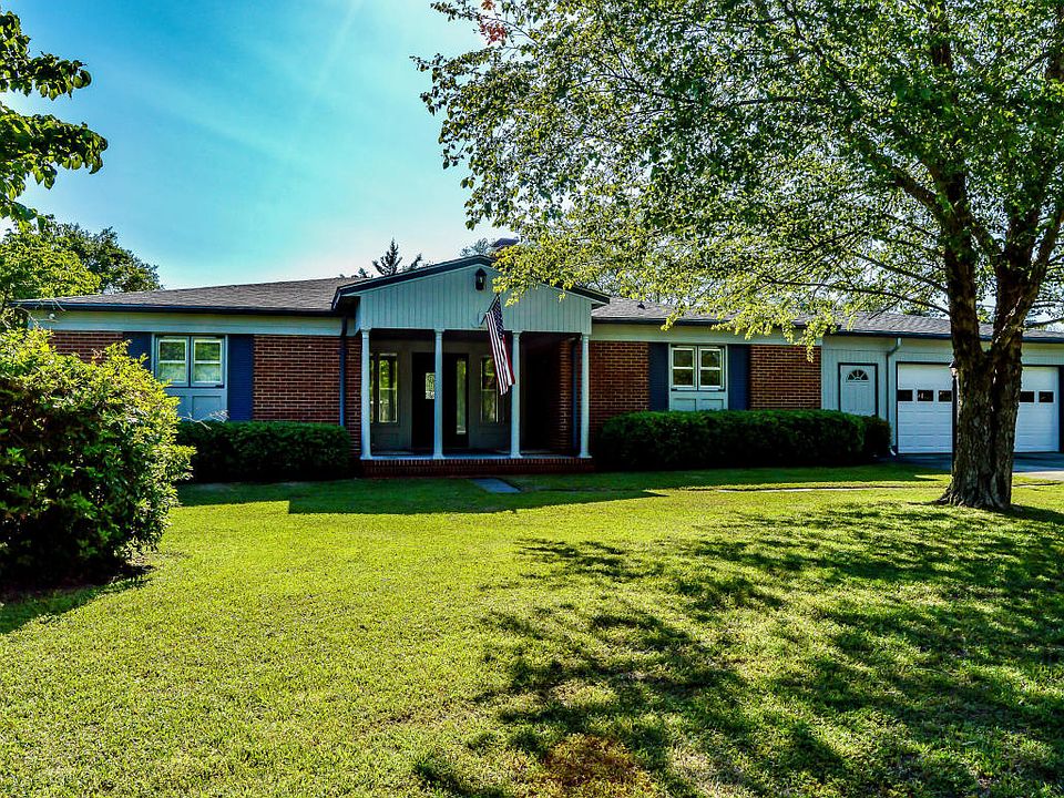 1st image of 208 Knox Dr
