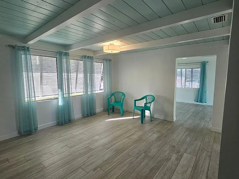 360 W Fray St — Photo 16