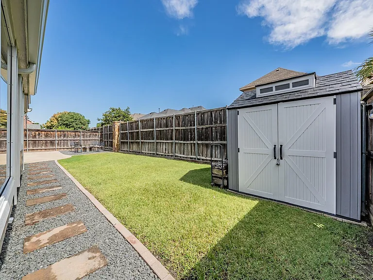 4548 Shamrock Dr — Photo 23