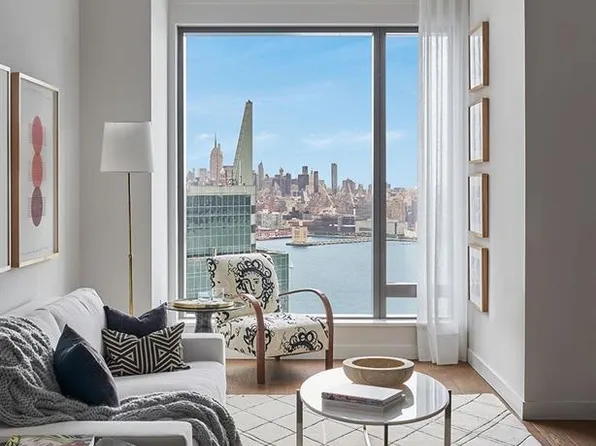 99 Hudson Street 6402 image 2 of 29
