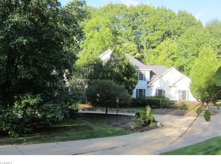 673 Highlands Dr, Akron, OH 44333