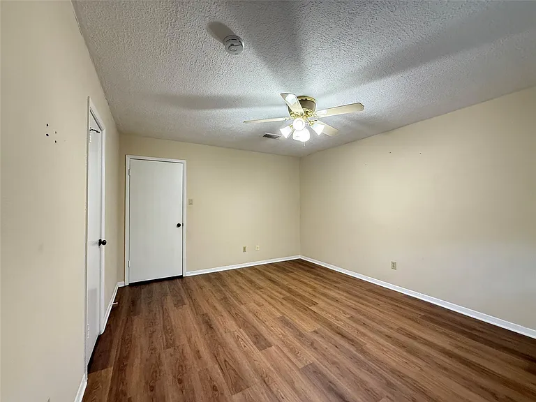 15307 Pebble Lake Dr — Photo 18