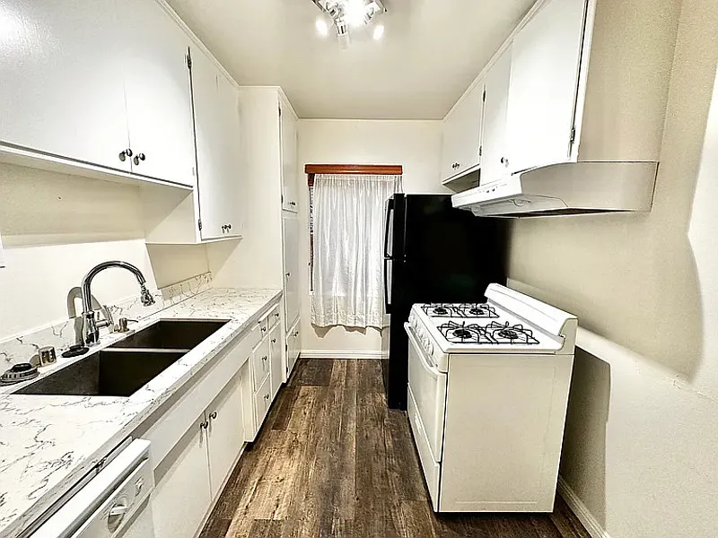 1 bed, 1.0 bath, 650 sqft, $1,590 — Photo 3
