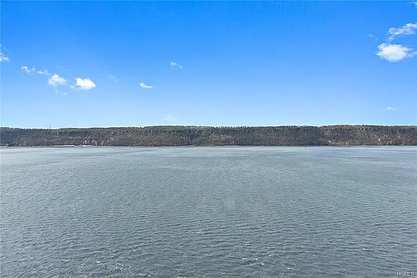 Rented by Weichert Realtors House & Home | media 18