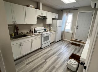 35 Aiken St #A, Lowell, MA 01854