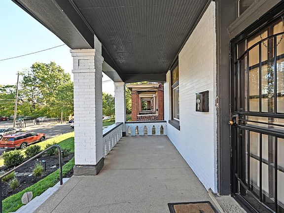 3rd image of 1415 Locust St Unit 1